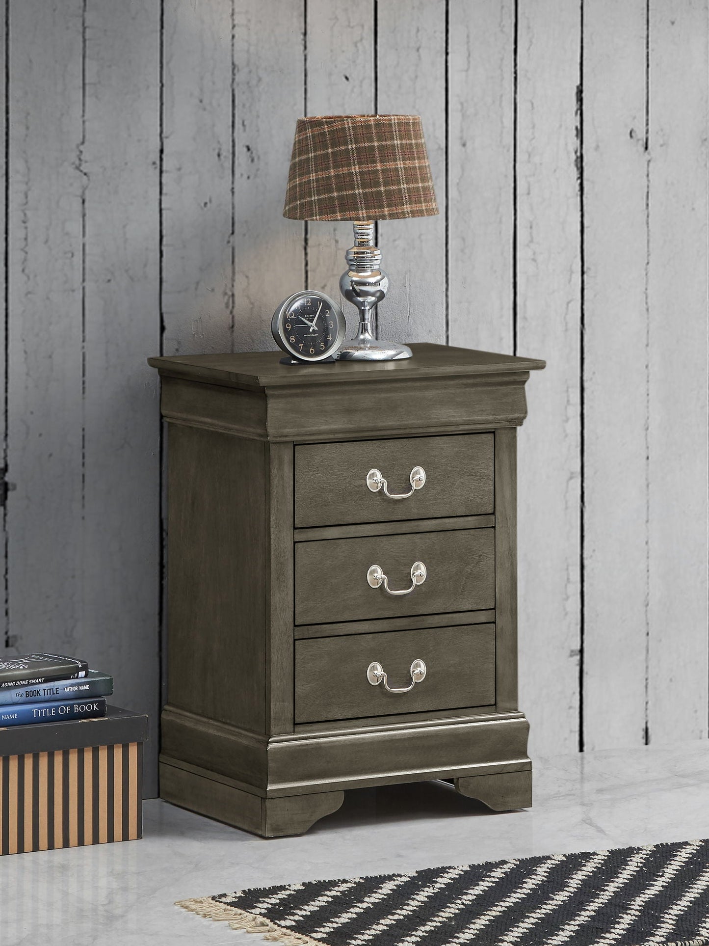 Louis Phillipe - Nightstand - Wood - Snoozhouse