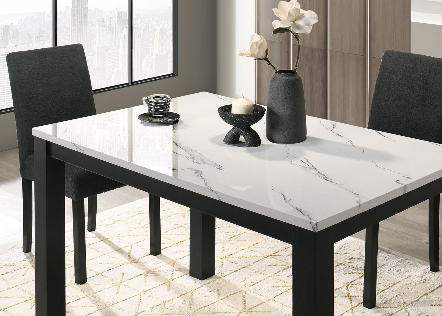Resia - Dining Table Crown Mark