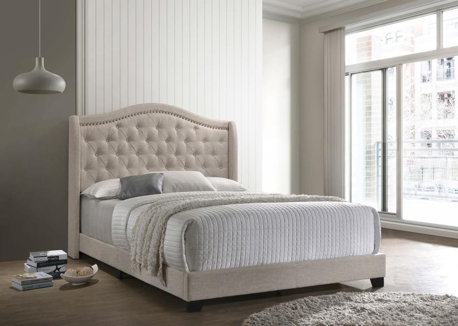 Sonoma - Upholstered Wingback Bed CoasterEssence