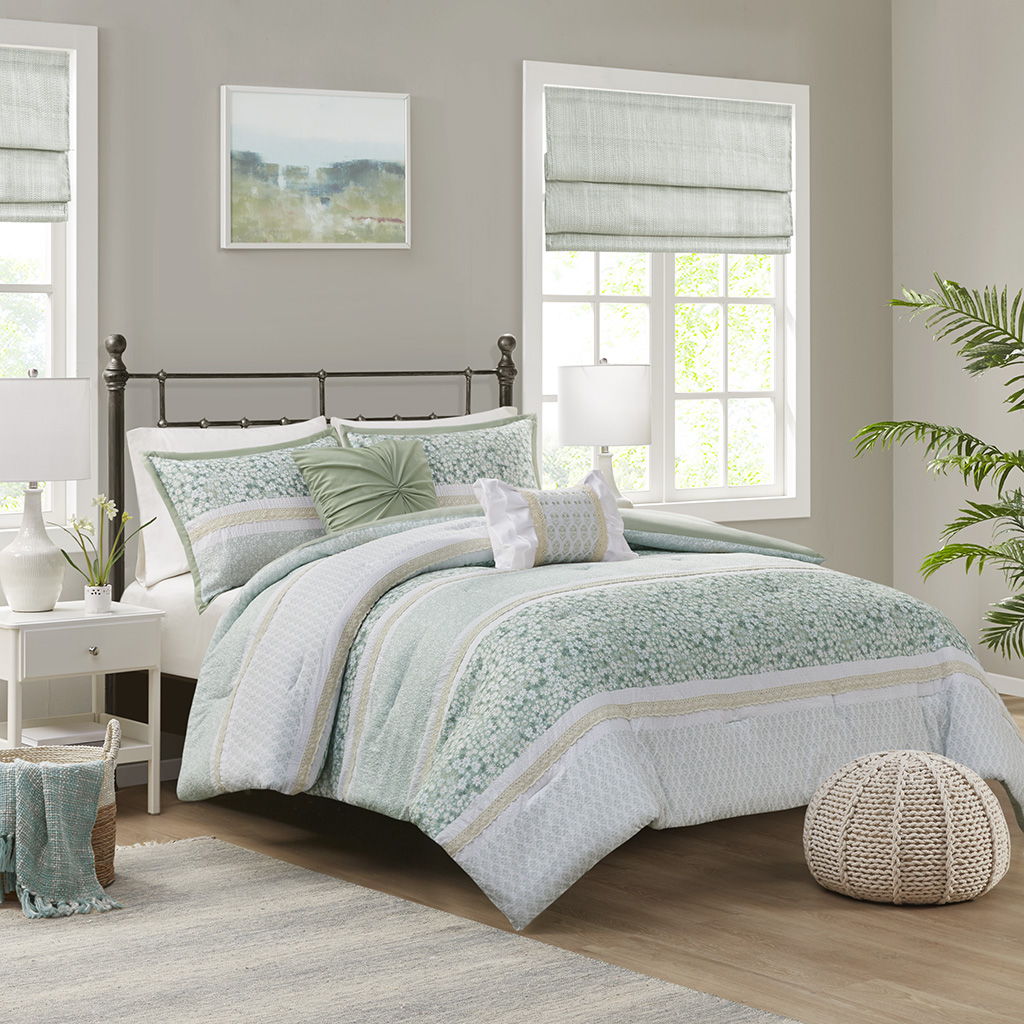 Caralie - 5 Piece Full Seersucker Comforter Set With Throw Pillows - Green Madison Park