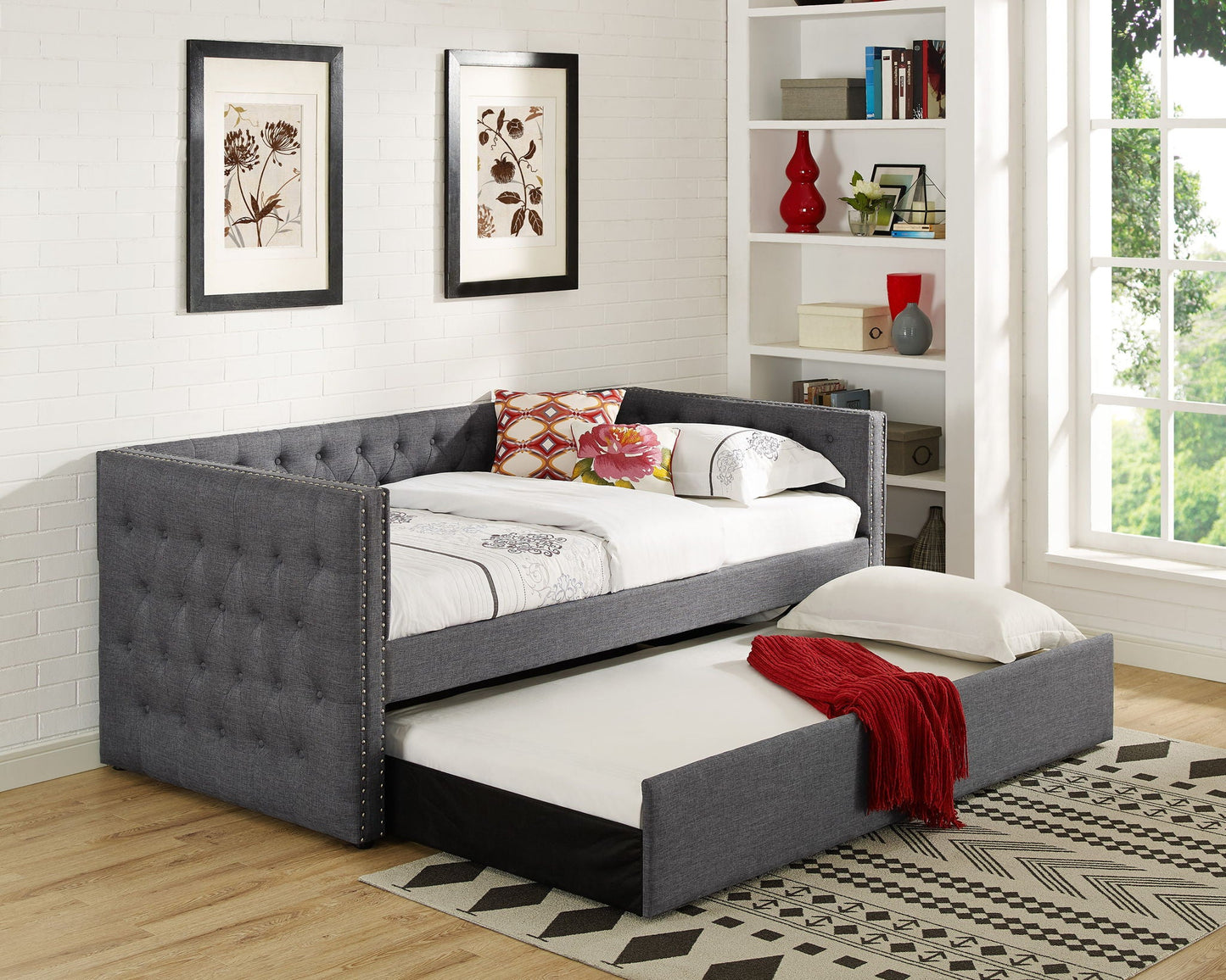 Trina - Daybed Crown Mark