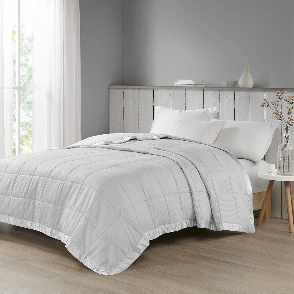 Cambria - King Premium Oversized Hypoallergenic Down Alternative Blanket With 3M Moisture Treatment - Gray Madison Park