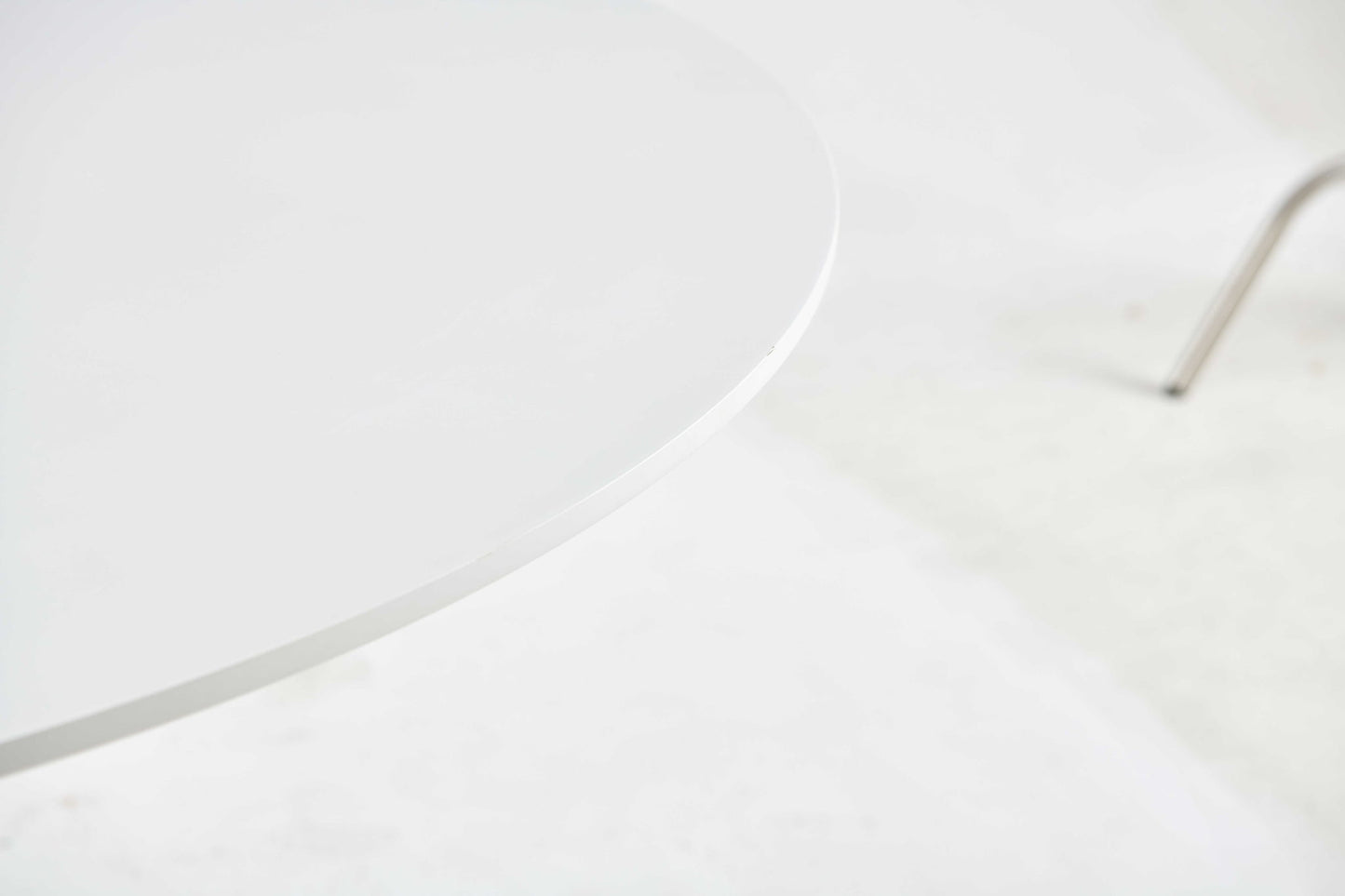 Table Mid-Century Dining Table For 4 - 6 People With Round MDF Table Top, Pedestal Dining Table, End Table Leisure Coffee Table, Cross Leg Home Essentials