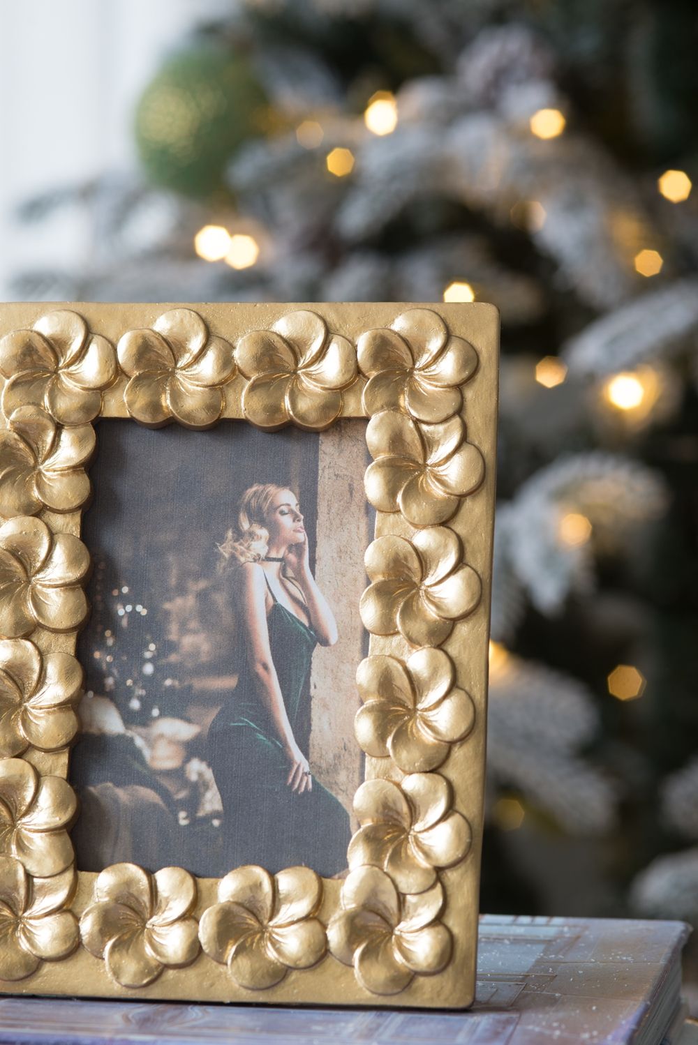 Vintage Photo Frame & Flower Design Daily Nest