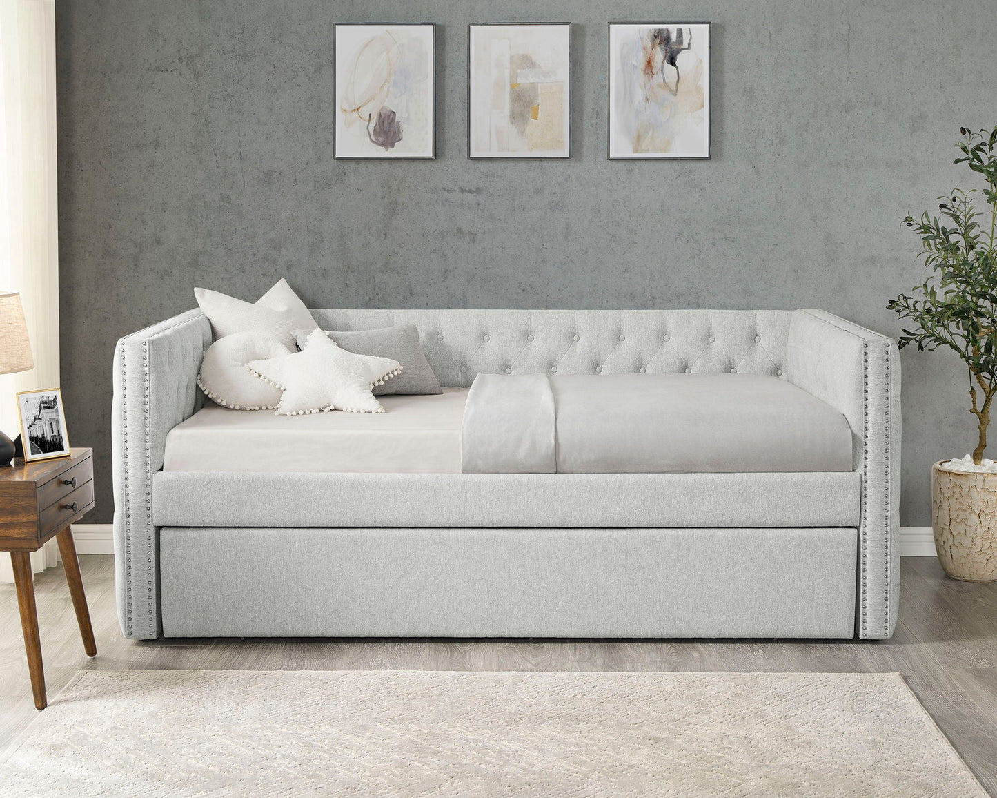Trina - Daybed Crown Mark