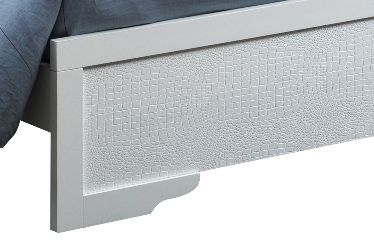 LED Elegant Bed Glory Furniture