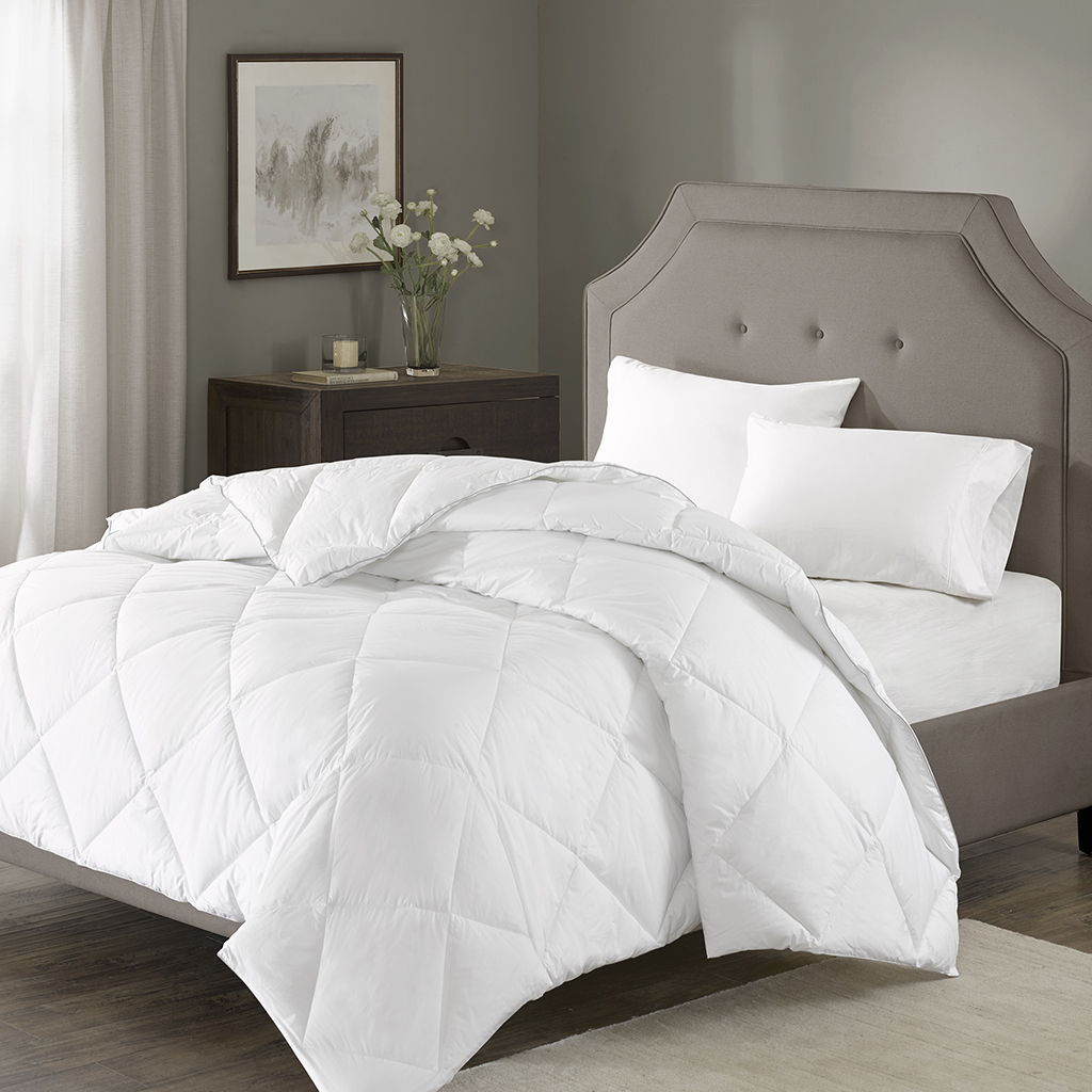 1000 Thread Count Rich Diamond Quilting Down Alternative Full Comforter - White Madison Park Signature