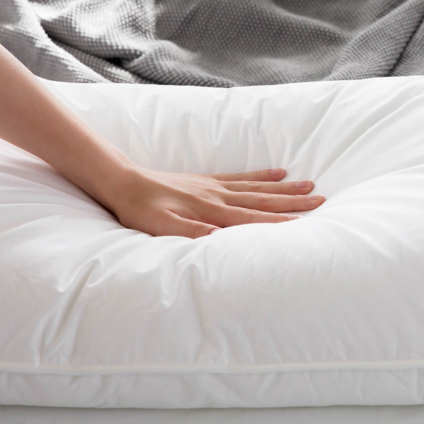 Weekender - Compressed Pillow Weekender