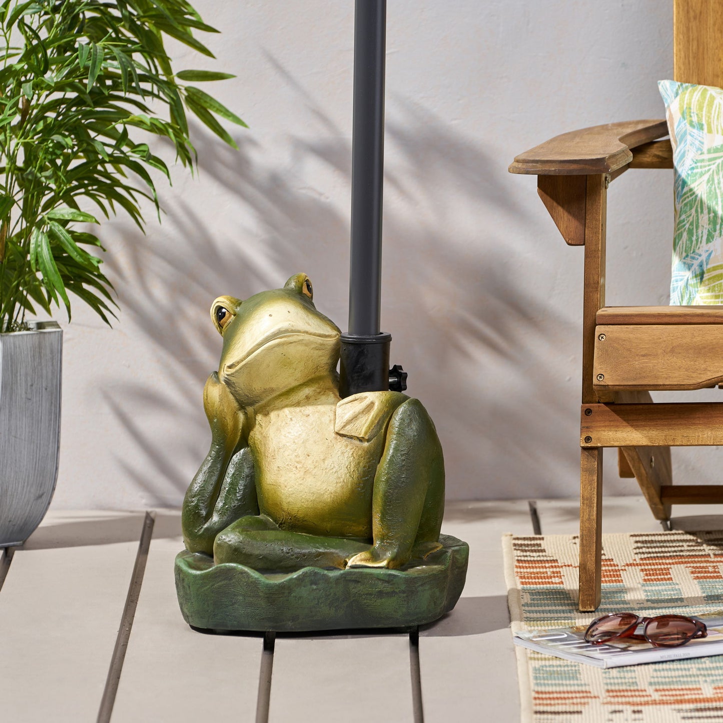 Charming Frog Prince Umbrella Base With Concrete Design - Green Noble House