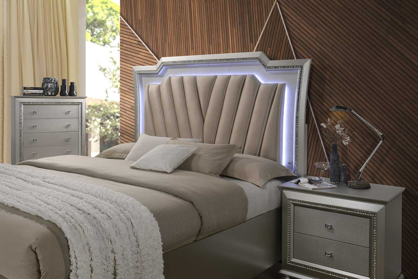 Kaitlyn - Bed With LED & Storage Acme