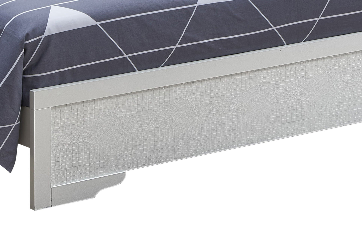 Chic Elegantly Designed Transitional Bed Glory Furniture