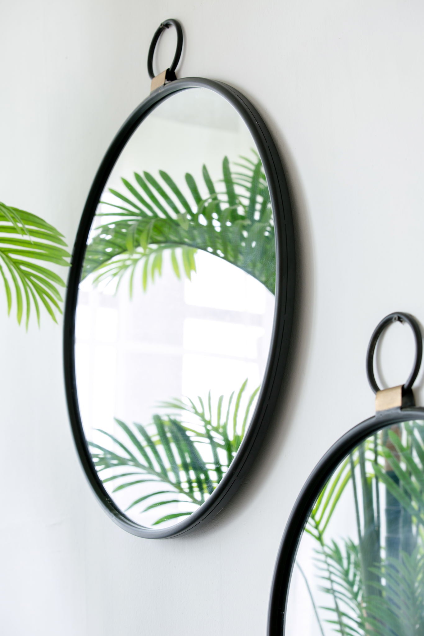 Wall Mirror With Frame, Contemporary Minimalist Accent Mirror For Living Room, Foyer, Entryway, Bedroom - Black Daily Nest