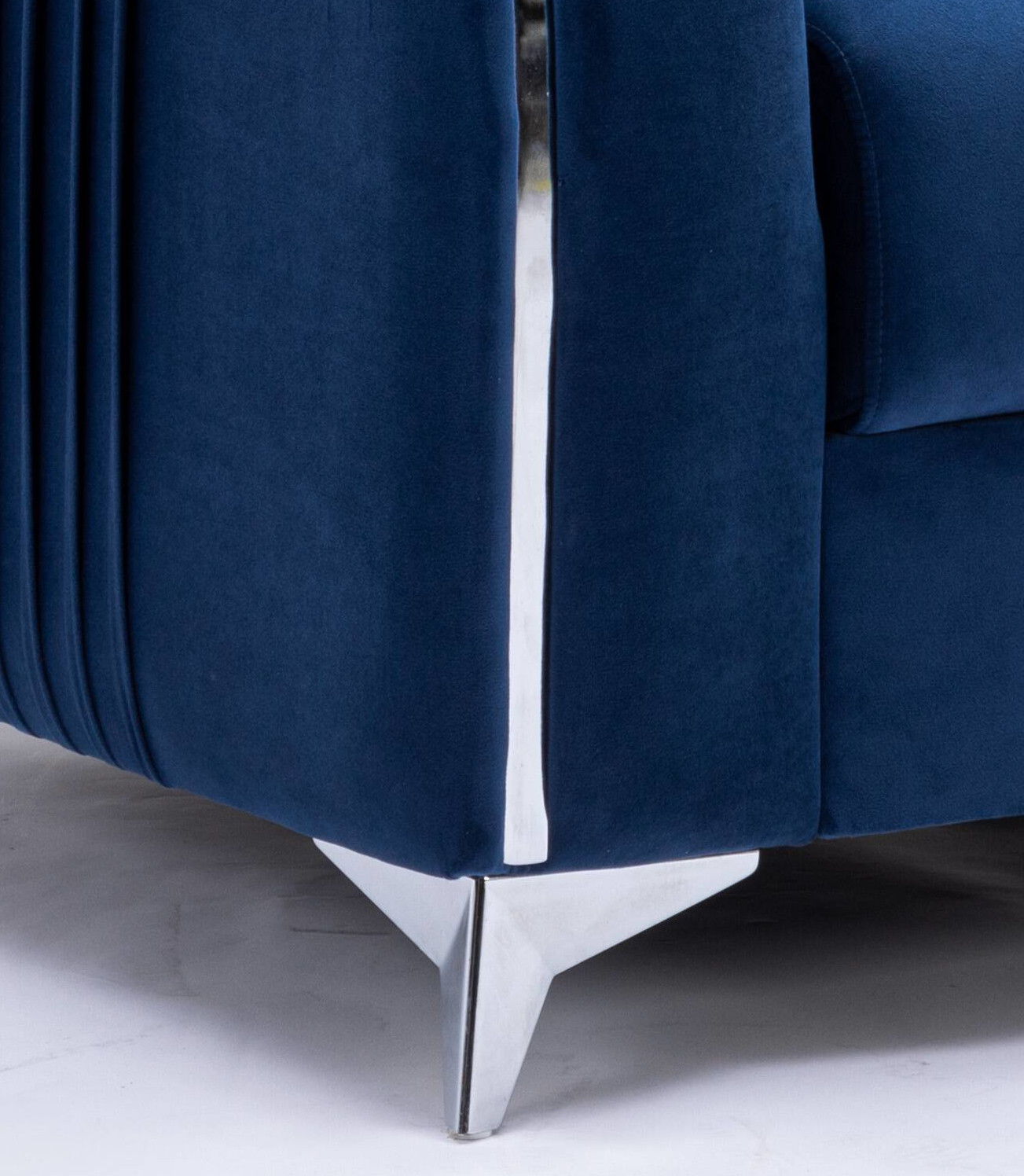 Wenona - Velvet Chair Acme