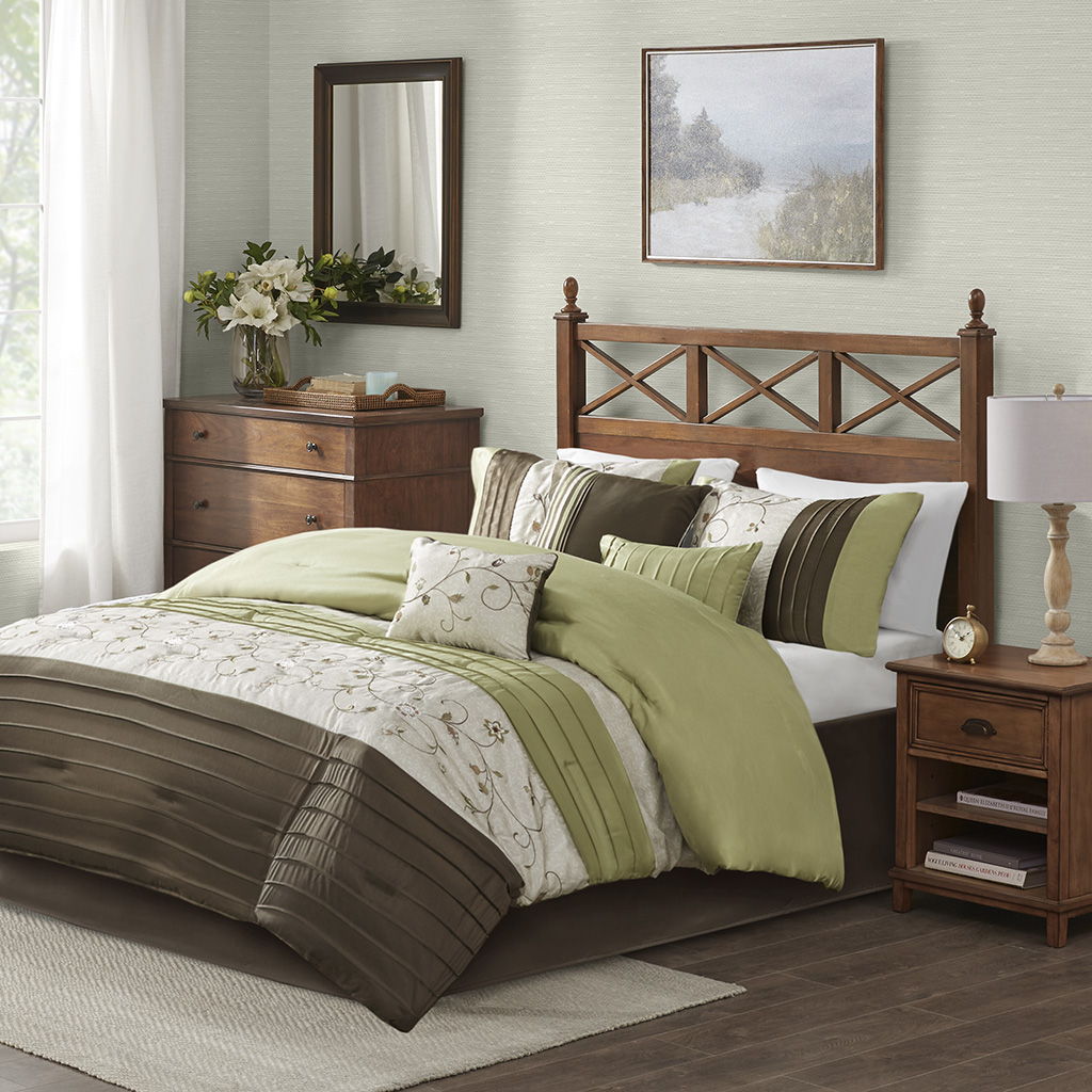 Serene - California King Embroidered Piece Comforter (Set of 7) - Green