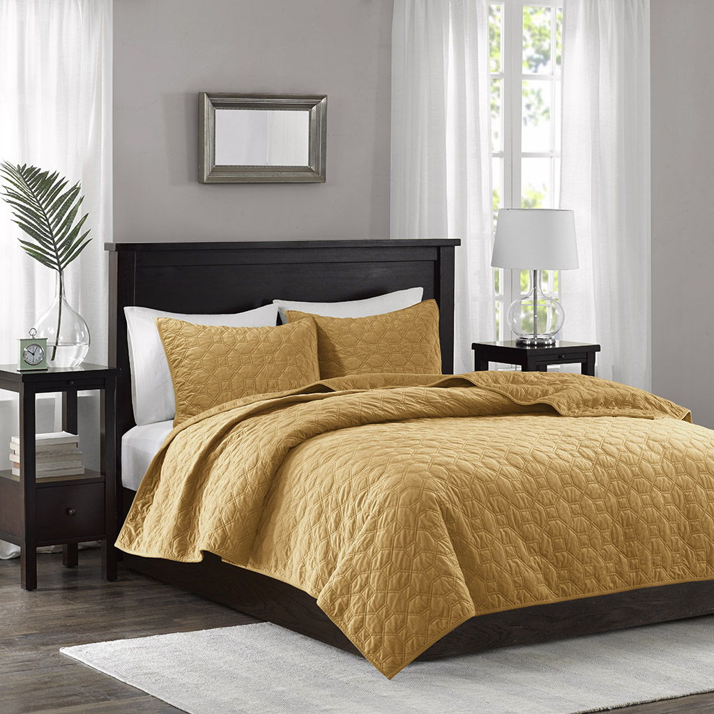 Harper - 3 Piece Velvet Quilt Set - Mustard