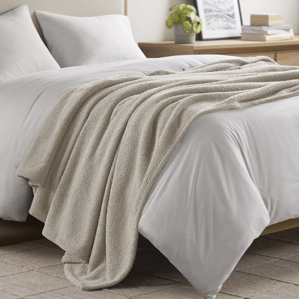 Dream Soft - Blanket - Taupe Madison Park
