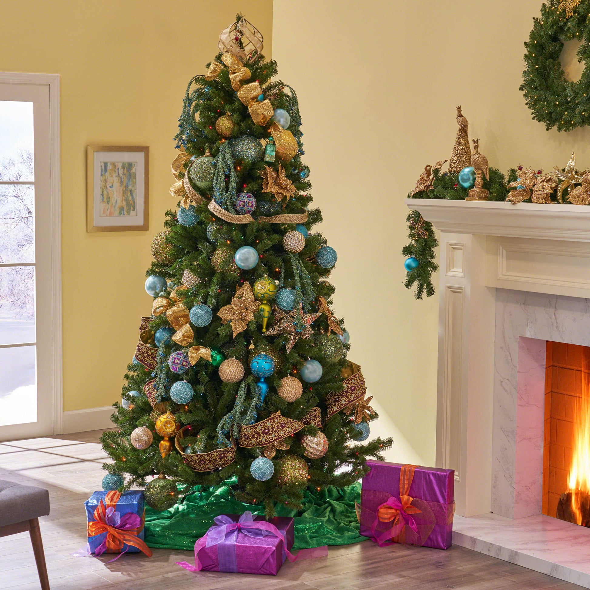 7' Noble Hinged Christmas Tree With 500 Multilights - Green Noble House