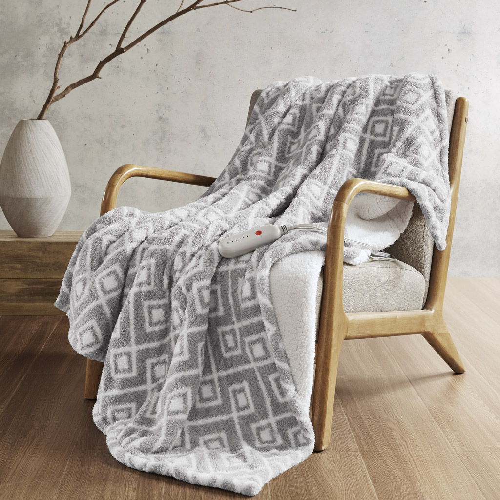 Amira - Dream Soft Heated Throw - Gray Geo Sharper Image