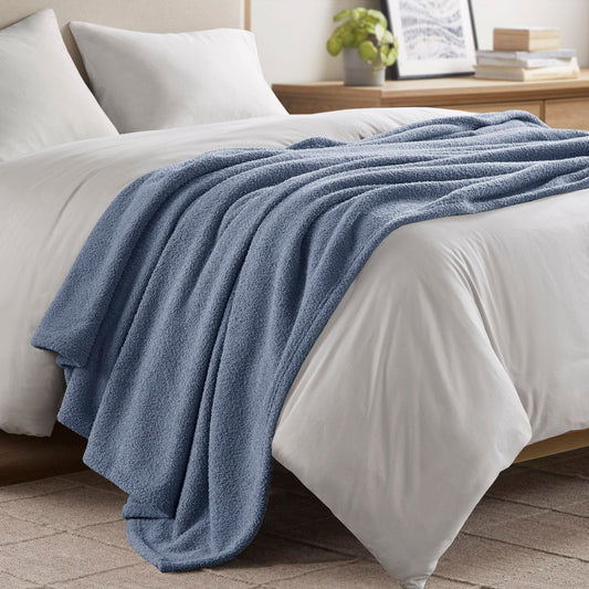 Dream Soft - Blanket - Navy Blue Madison Park