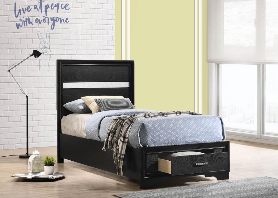 Miranda - Wood Storage Panel Bed CoasterEveryday