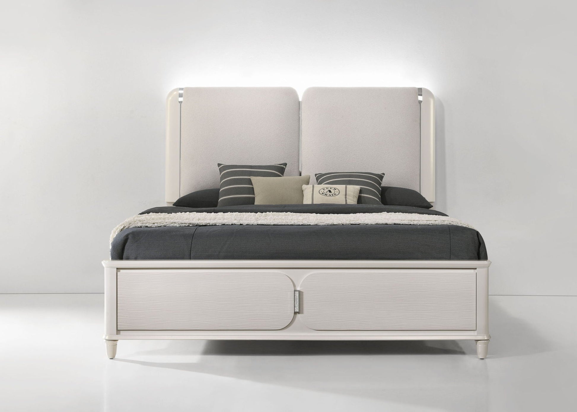 Laveda - Boucle Bed With LED Acme