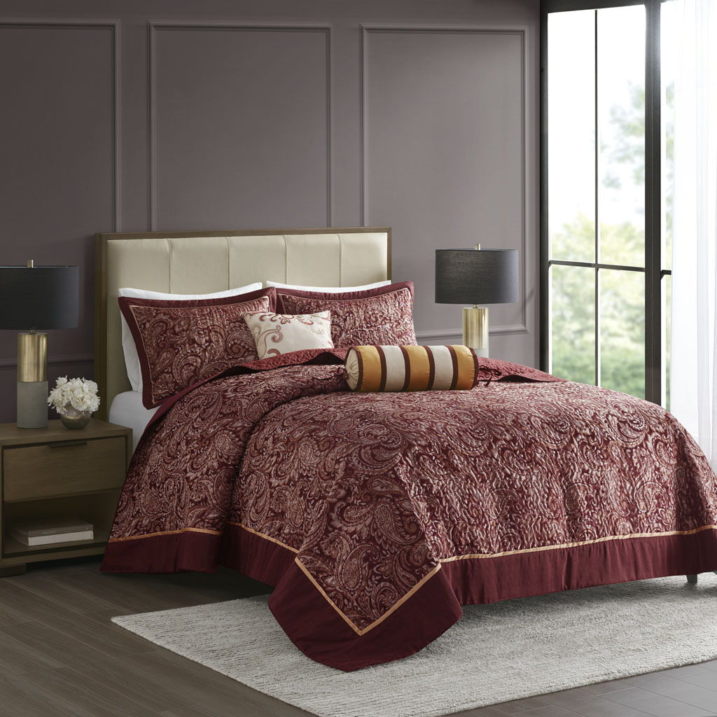 Aubrey - 5 Piece Jacquard Bedspread Set With Throw Pillows - Dark Red