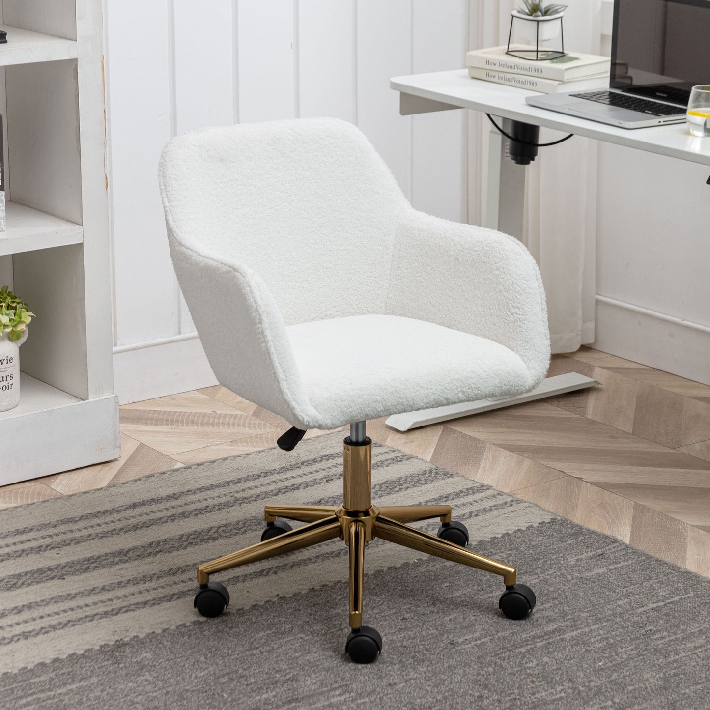 Modern Adjustable Height 360 Revolving Home Office Chair With Metal Legs And Universal Wheel For Indoor Home Essentials