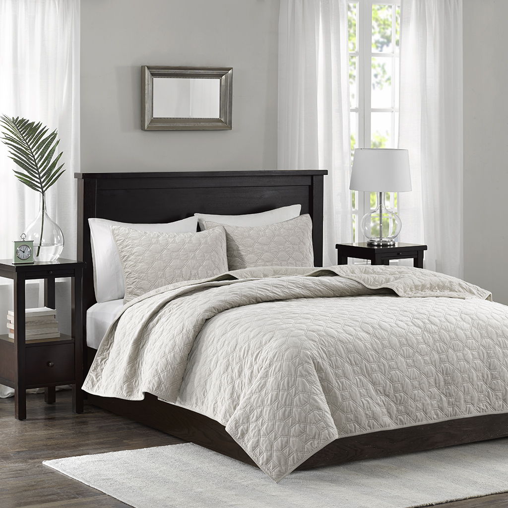 Harper - King Reversible 3 Piece Coverlet Set - Ivory Madison Park