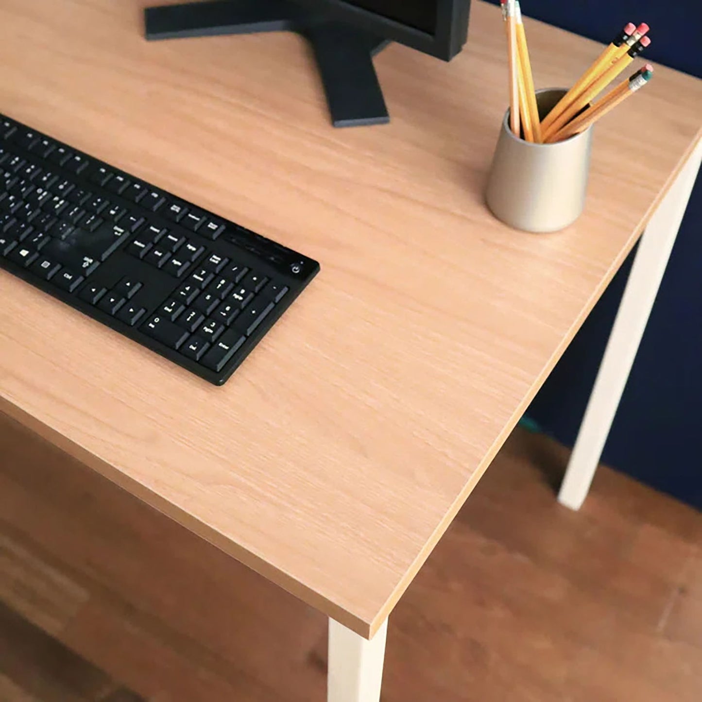 Harry - Contemporary Computer Desk Home Essentials