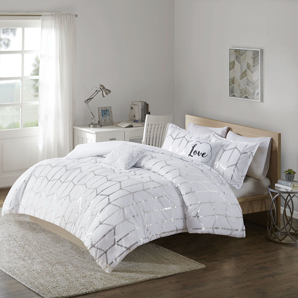 Raina - King Metallic Printed Comforter Set - White / Silver Intelligent Design