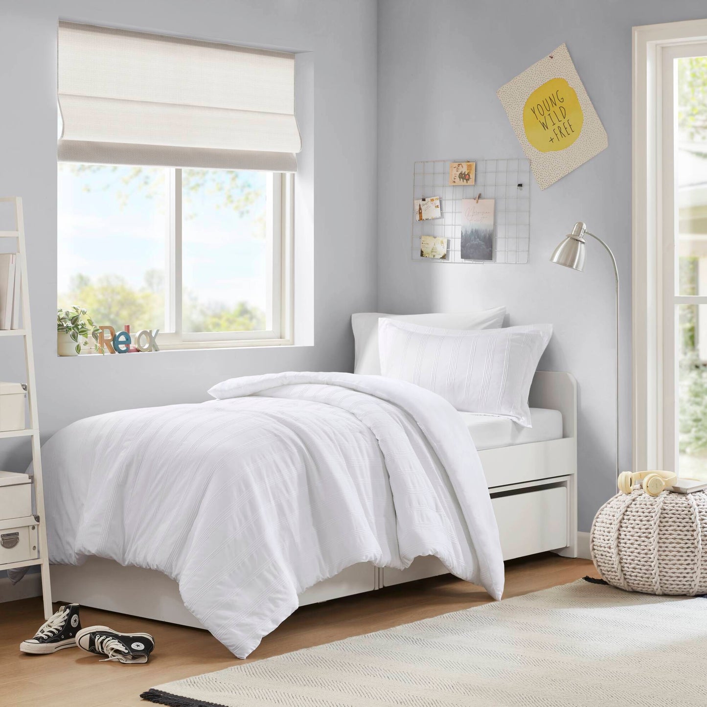 Logan - Twin/Twin Long Striped Duvet Set - White Super Listing