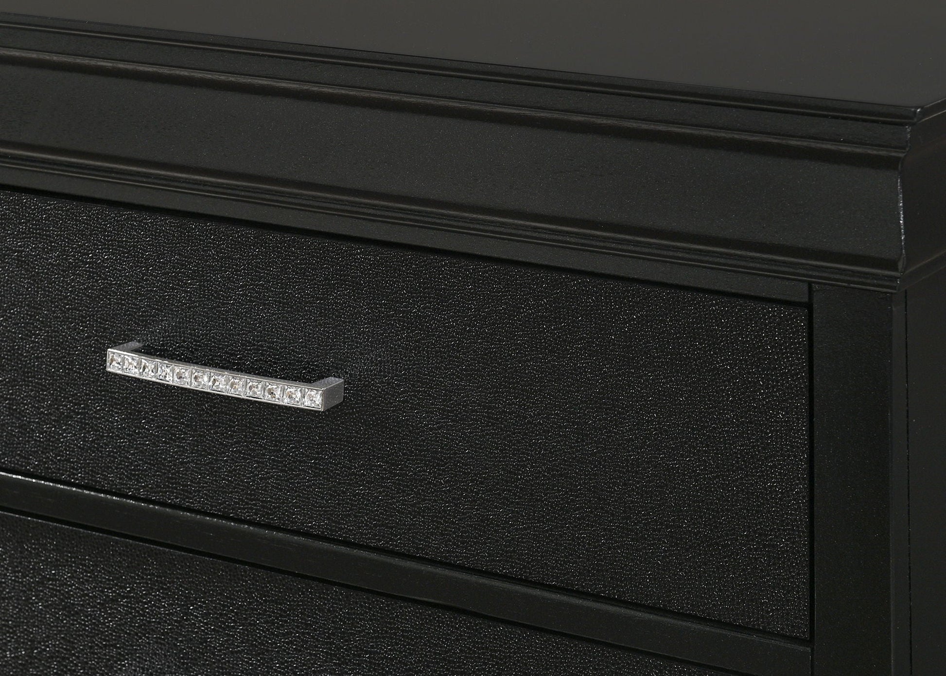Amalia - Accent Chest Crown Mark