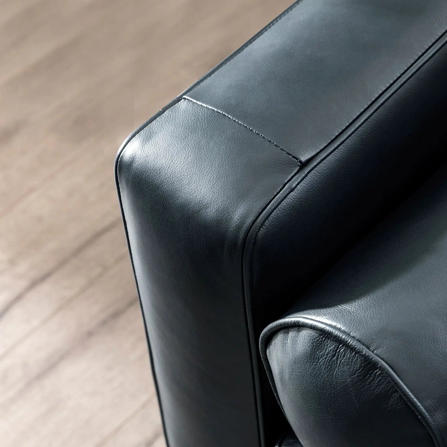 Mid-Century Tufted Leather Chair Nicelink