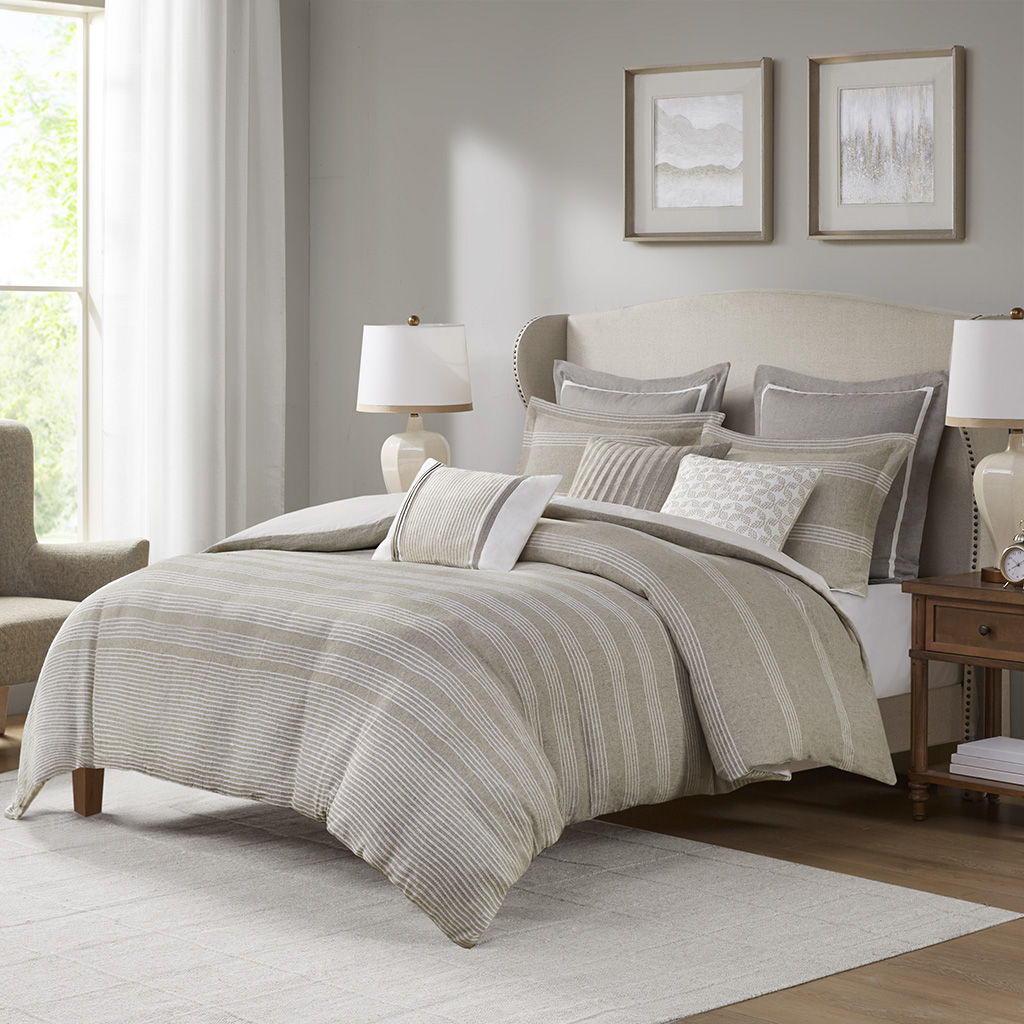 Carmel - 8 Piece Oversized Jacquard Comforter Set With Euro Shams And Throw Pillows - Natural/Beige