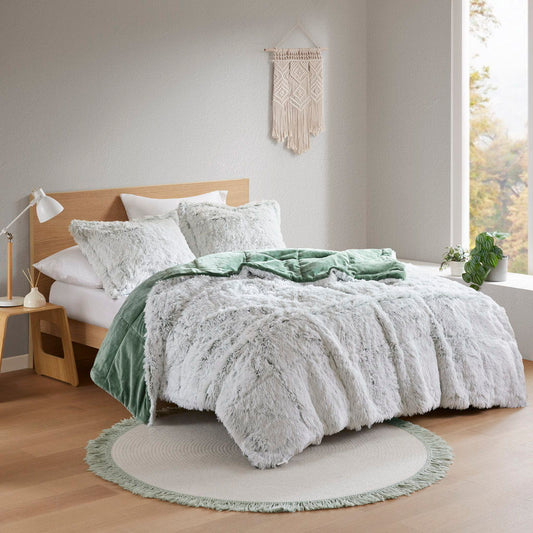 Malea - 3 Piece King/California King Shaggy Comforter Mini Set - Green/White Intelligent Design