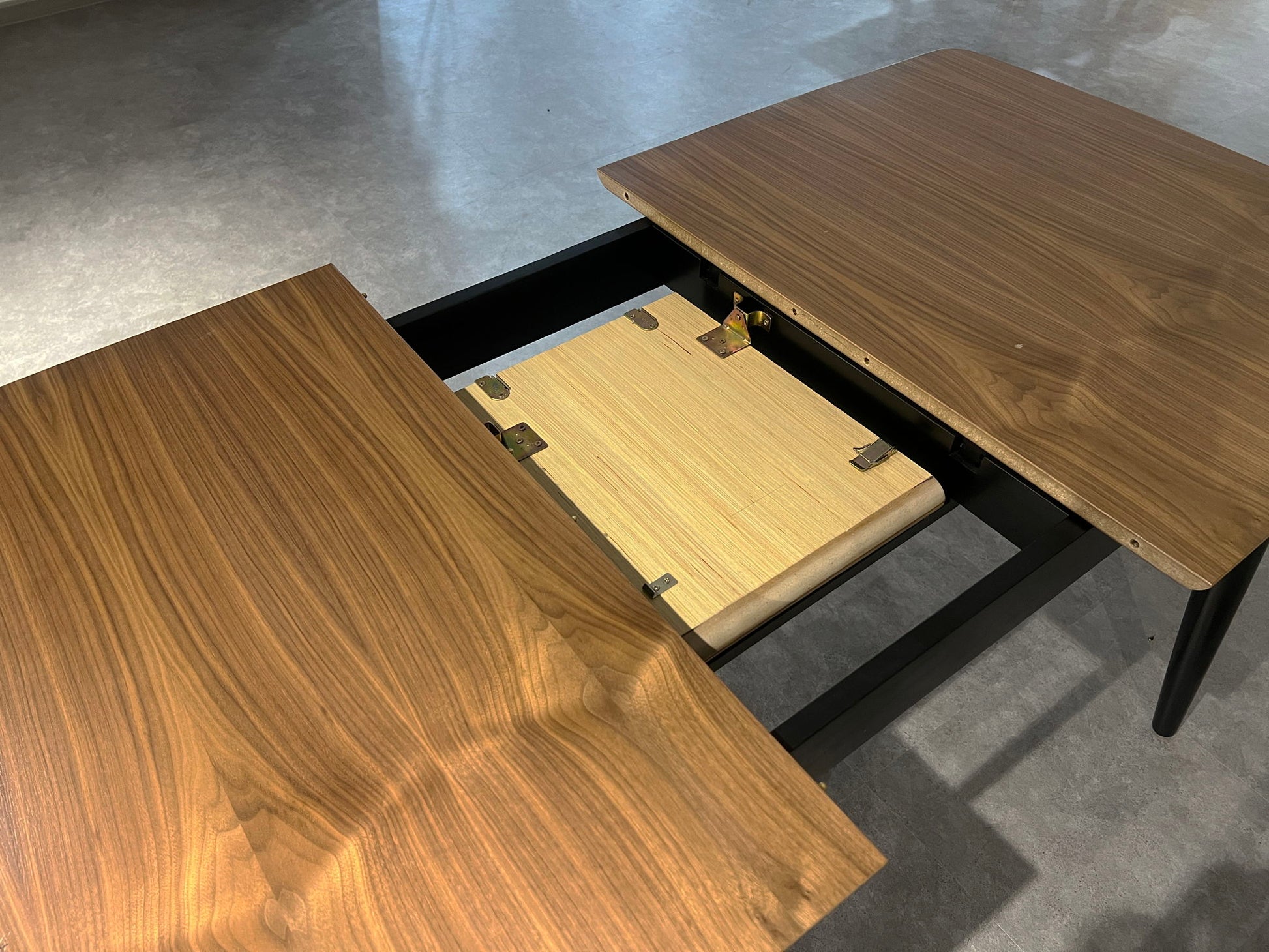Lanae - Dining Table (Extension Bufferfly Leaf) - Natural / Black Acme
