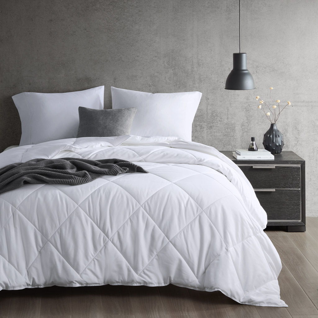 Cooling Touch - Oversized Down Alternative Queen Comforter - White Sharper Image