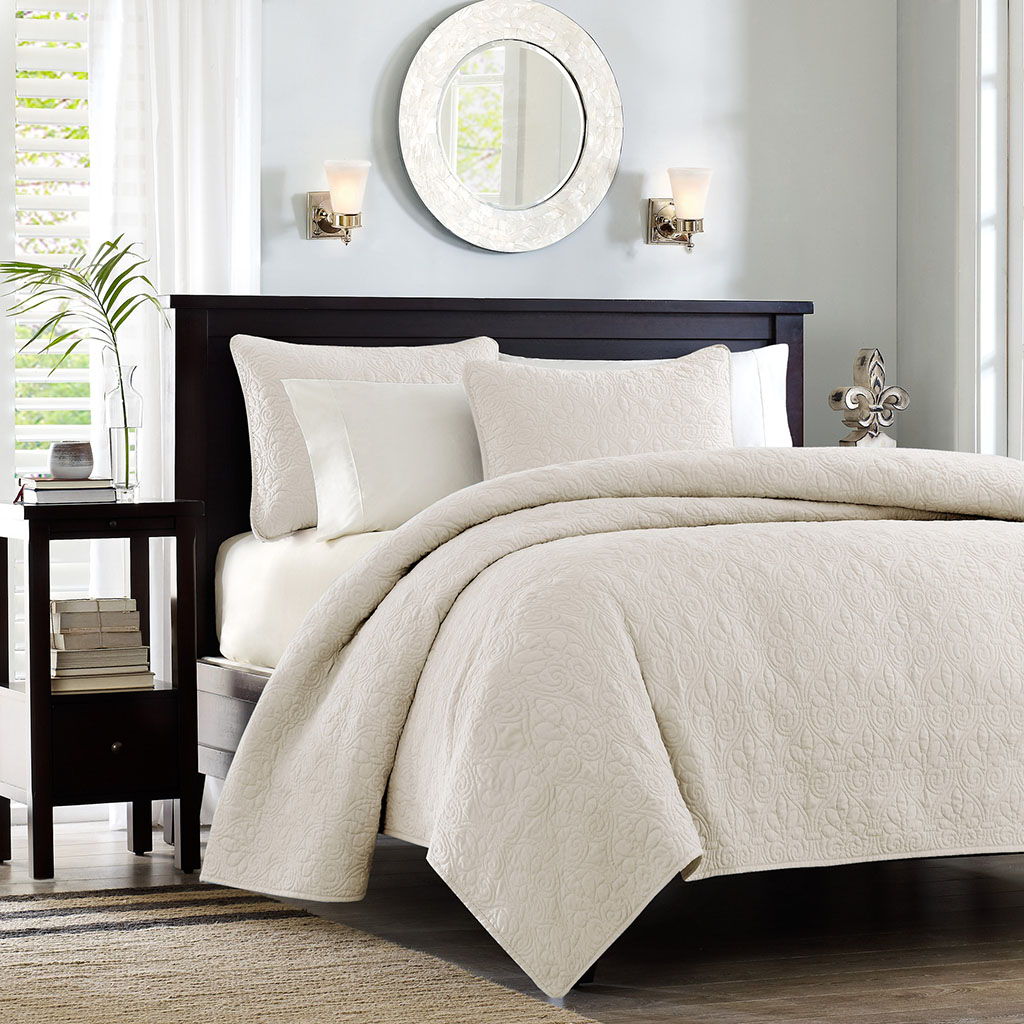 Quebec - Reversible Coverlet Set - Cream