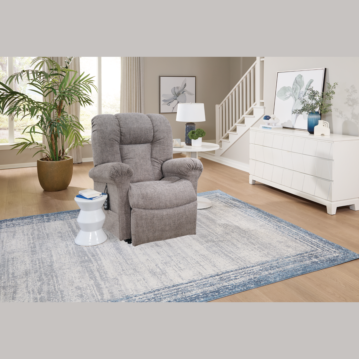 UltraComfort UC520 Sol Lift Chair